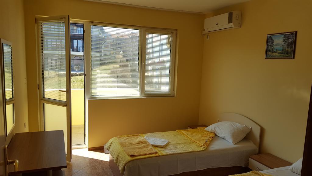 Villa Krisia Apartments Sozopol Extérieur photo